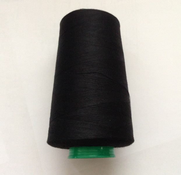 nit 100% PES-40/2-5000Yds-pro overlocky barva černá