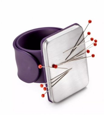 Magnetický jehelníček na ruku fialový PRYM Love