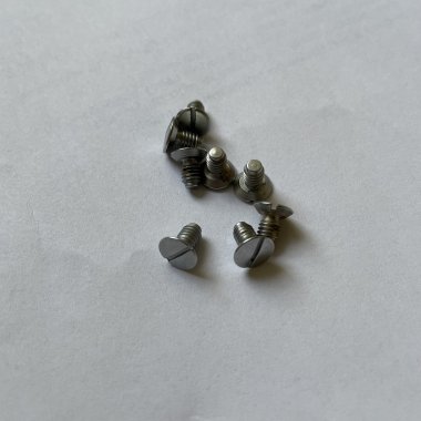 šroubek stehové desky Veritas (čočkový)